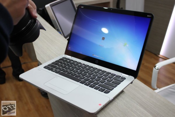 HP發表 Wi-Fi無線雷射觸控滑鼠 HP X7000 Wi-Fi Touch Mouse，以及HP ENVY14 Spectre、HP ENVY15 - 老貓測3C