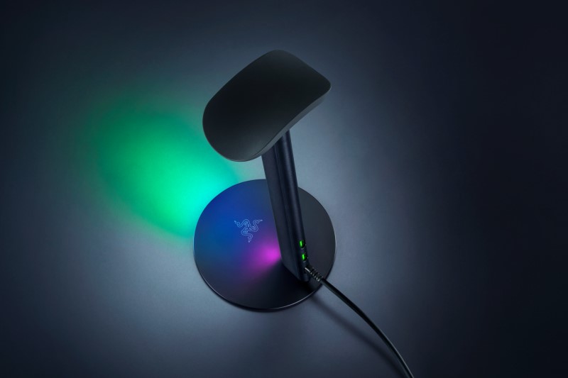 雷蛇發布 Razer Base Station V3 Chroma 電競耳麥立架，進一步擴展 Razer Chroma 生態系 - 老貓測3C
