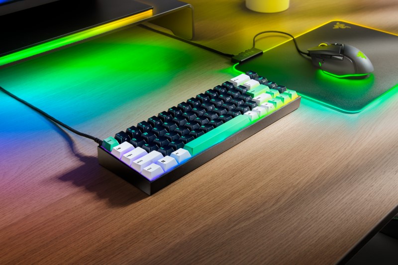 雷蛇發布 Razer Reclusa X Mini 65% 熱插拔機械鍵盤，新台幣 1890 元 - 老貓測3C
