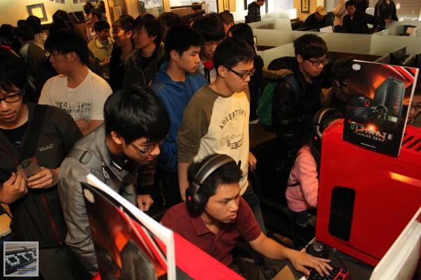 電腦王王團：Intel 遊戲效能體驗會，與CM Storm、BenQ、MSI共同體驗 - 老貓測3C