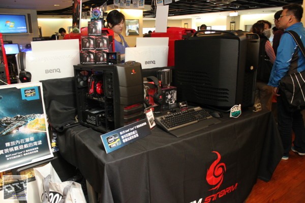 電腦王王團：Intel 遊戲效能體驗會，與CM Storm、BenQ、MSI共同體驗 - 老貓測3C