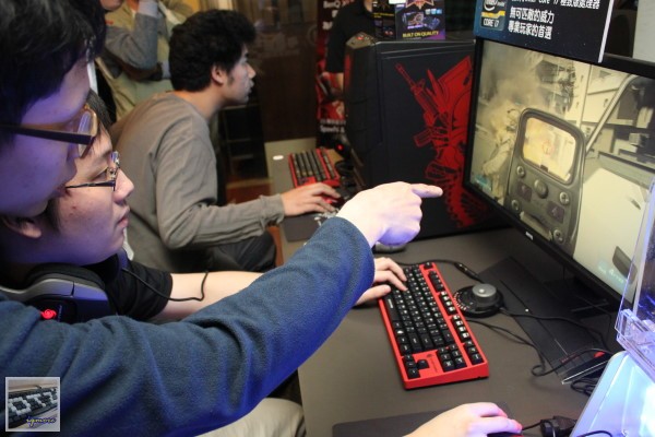 電腦王王團：Intel 遊戲效能體驗會，與CM Storm、BenQ、MSI共同體驗 - 老貓測3C
