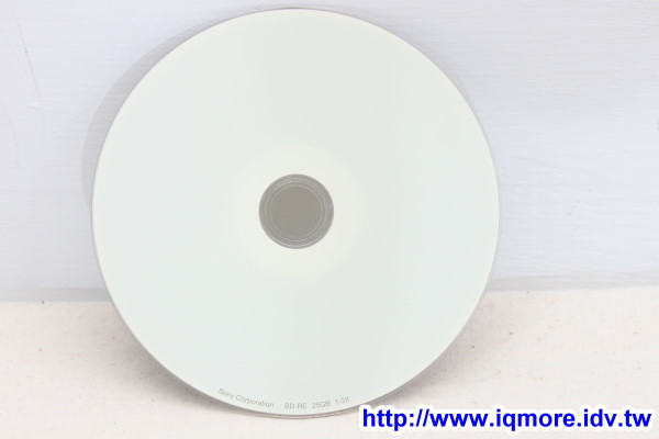 Liteon iHBS212 內接式高速藍光燒錄機評測，3000元以內的藍光燒錄機 - 老貓測3C