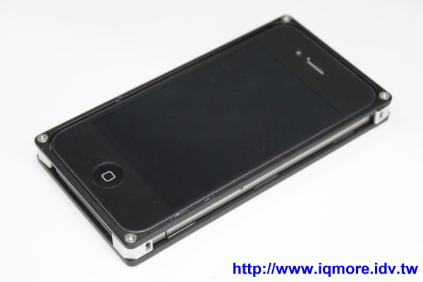 X-Change 鋁合金 iPhone4強化防護殼 評測，可個人化設計底圖 - 老貓測3C