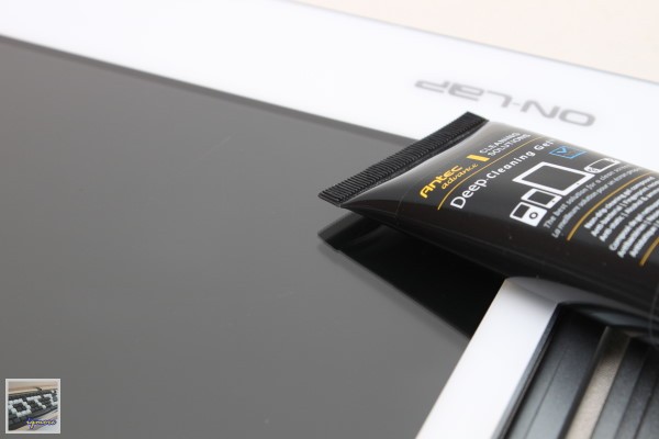 Antec 專業螢幕清潔組 評測，100%天然清潔、3倍強效清潔、與極致清潔凝膠 - 老貓測3C