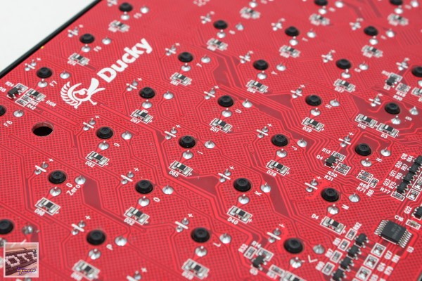 Ducky Shine 2 DK9008 (DK9008S2) 全背光機械式鍵盤 評測，單點亮與可自訂背光區域 - 老貓測3C