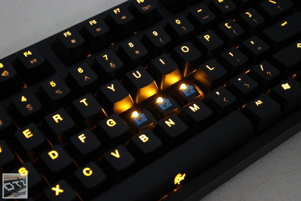 Ducky Shine 2 DK9008 (DK9008S2) 全背光機械式鍵盤 評測，單點亮與可自訂背光區域 - 老貓測3C