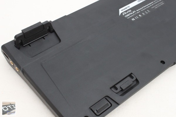 GIGABYTE Aivia Osmium 電競機械式鍵盤 Sample 工程樣品評測，提供USB 3.0埠 - 老貓測3C