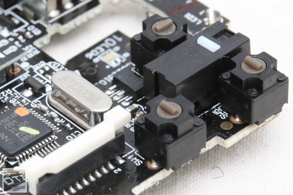 昆盈 Genius GX Gaming Gila 雷霆蠍 MMO/RTS 專業遊戲滑鼠 評測，採用Avago A9800感應器 - 老貓測3C