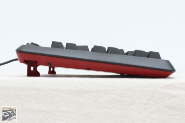 羅技 Logitech G105 薄膜式背光遊戲鍵盤 評測，3段式藍色背光與巨集功能設定 - 老貓測3C