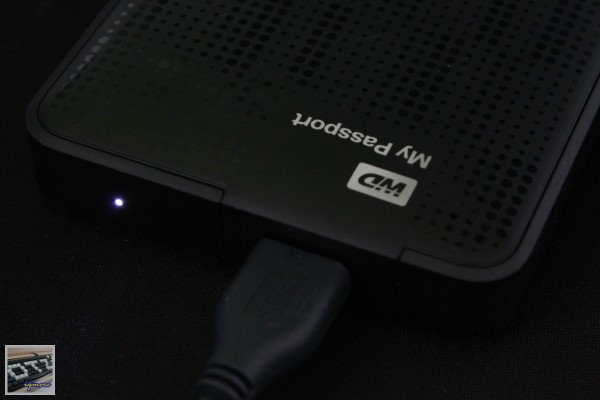 WD (Western Digital) My Passport 1TB 2.5吋外接式行動硬碟 評測 - 老貓測3C