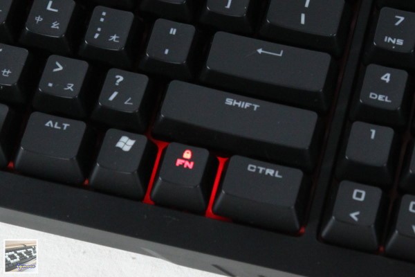 CM Storm Quick Fire TK 機械式背光電競鍵盤 評測，80%也有數字鍵區 - 老貓測3C