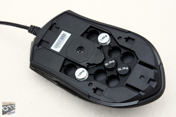 GIGABYTE Aivia Krypton 魁騰 雙底盤遊戲滑鼠 評測，可替換鐵氟龍、陶瓷鼠腳 - 老貓測3C
