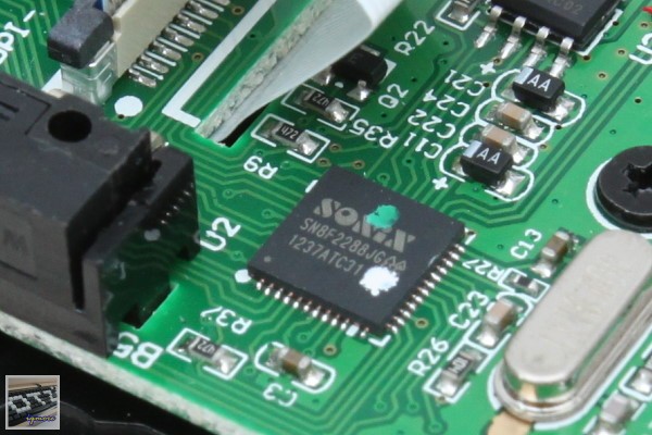GIGABYTE Aivia Krypton 魁騰 雙底盤遊戲滑鼠 評測，可替換鐵氟龍、陶瓷鼠腳 - 老貓測3C