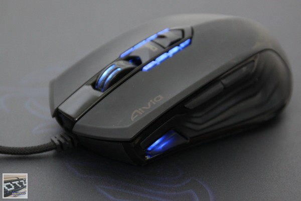 GIGABYTE Aivia Krypton 魁騰 雙底盤遊戲滑鼠 評測，可替換鐵氟龍、陶瓷鼠腳 - 老貓測3C