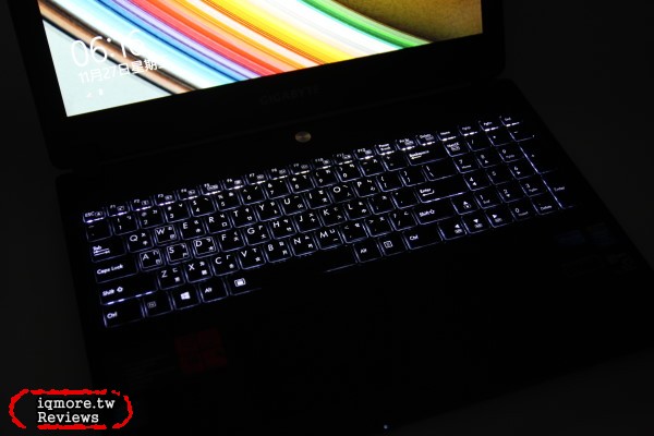 技嘉 GIGABYTE P35K 遊戲筆電 評測，採用15.6吋 IPS面板 - 老貓測3C