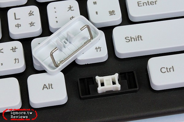 羅技 Logitech K310 可洗式薄膜式鍵盤 評測，可浸泡30公分水深 - 老貓測3C