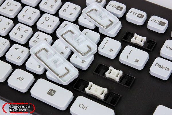 羅技 Logitech K310 可洗式薄膜式鍵盤 評測，可浸泡30公分水深 - 老貓測3C