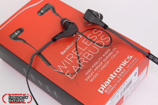 繽特力 Plantronics BackBeat GO 2 無線立體聲藍牙耳機 評測，重量僅有14g - 老貓測3C