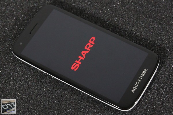 SHARP SH930W 5吋 Full HD Android 智慧型手機 評測，新韌體加入FeelUX視覺介面 - 老貓測3C