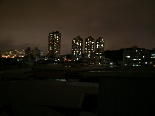 OPPO Find 7a  ( Find 7 輕裝版 ) 評測，4倍快速充電 - 老貓測3C