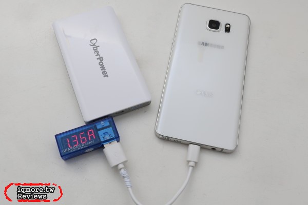 CyberPower CP5000PEG 行動電源，2.1A大電流輸出且擁有BSMI認證 - 老貓測3C