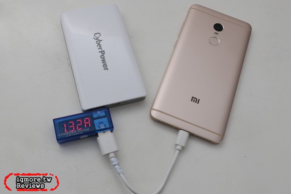 CyberPower CP5000PEG 行動電源，2.1A大電流輸出且擁有BSMI認證 - 老貓測3C