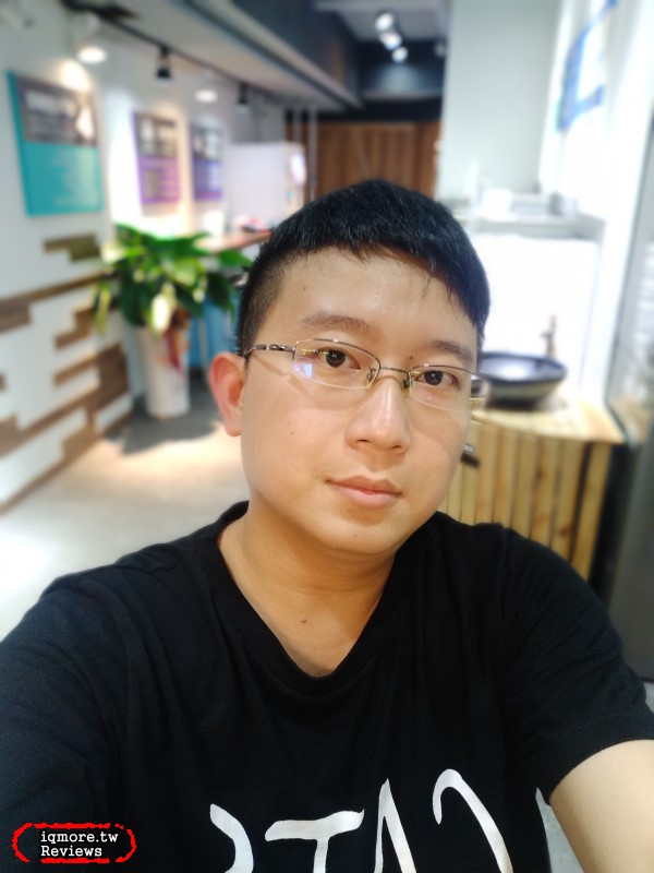vivo V9 手機評測，萬元以下19:9比例與90%螢幕高佔比 - 老貓測3C