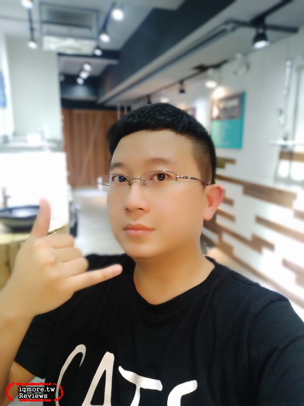 vivo V9 手機評測，萬元以下19:9比例與90%螢幕高佔比 - 老貓測3C