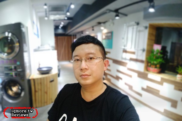 vivo V9 手機評測，萬元以下19:9比例與90%螢幕高佔比 - 老貓測3C
