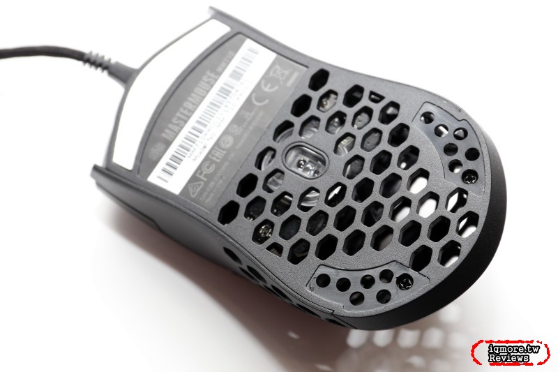 極輕量化53克重！Cooler Master MM710 洞洞鼠 拆解 評測 - 老貓測3C