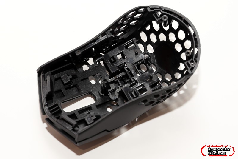 極輕量化53克重！Cooler Master MM710 洞洞鼠 拆解 評測 - 老貓測3C