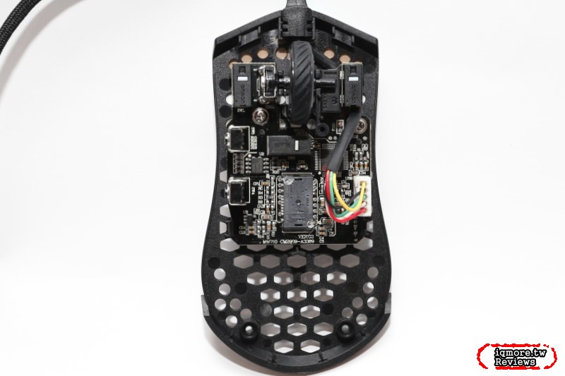 極輕量化53克重！Cooler Master MM710 洞洞鼠 拆解 評測 - 老貓測3C