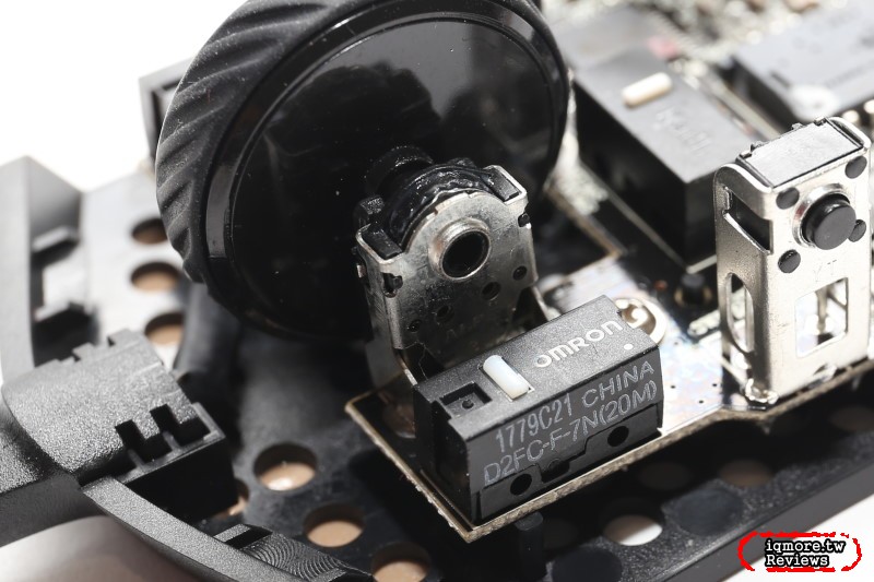 極輕量化53克重！Cooler Master MM710 洞洞鼠 拆解 評測 - 老貓測3C