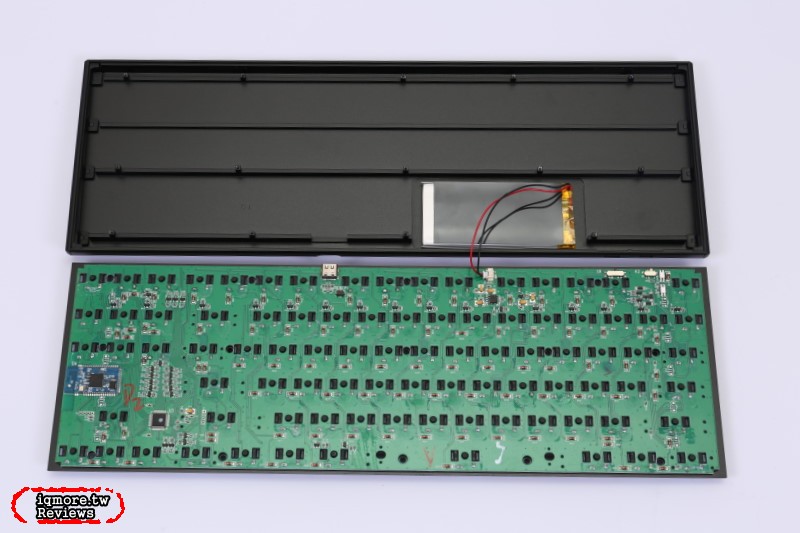 國外募資Mac超薄矮軸藍牙鍵盤進軍台灣長賣！Keychron K1 v2 極輕薄無線機械式鍵盤  拆解評測 - 老貓測3C