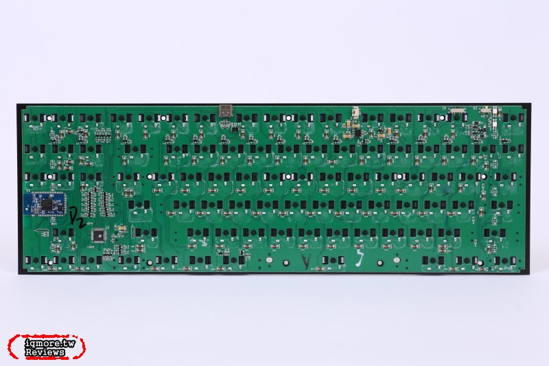 國外募資Mac超薄矮軸藍牙鍵盤進軍台灣長賣！Keychron K1 v2 極輕薄無線機械式鍵盤  拆解評測 - 老貓測3C