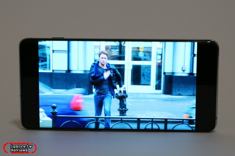 Samsung Galaxy S10+ 旗艦機評測，超廣角123度視野融入更多畫面 - 老貓測3C