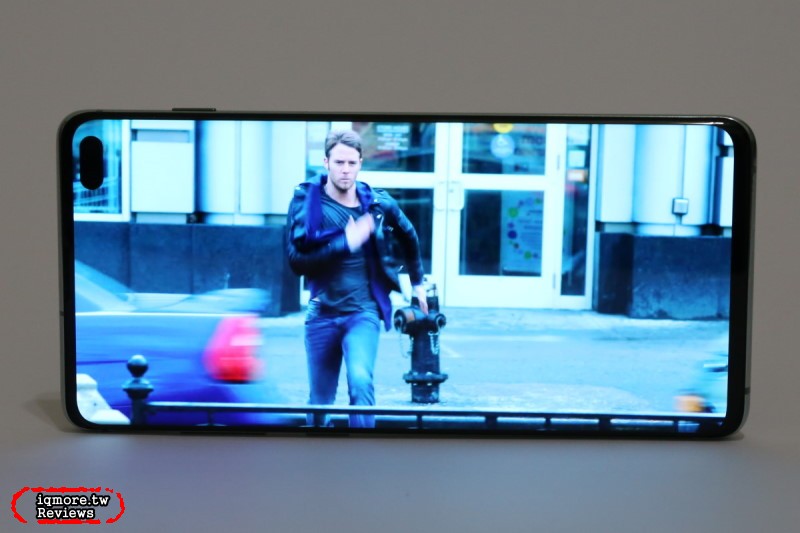 Samsung Galaxy S10+ 旗艦機評測，超廣角123度視野融入更多畫面 - 老貓測3C