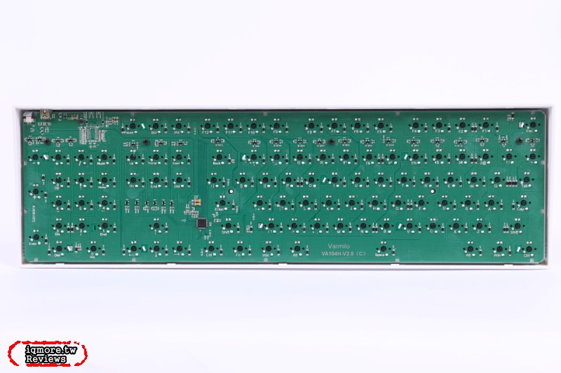 Varmilo 阿米洛「花弄影」鍵盤拆解評測，亮燈顯字與手勢充滿詩詞意境 - 老貓測3C